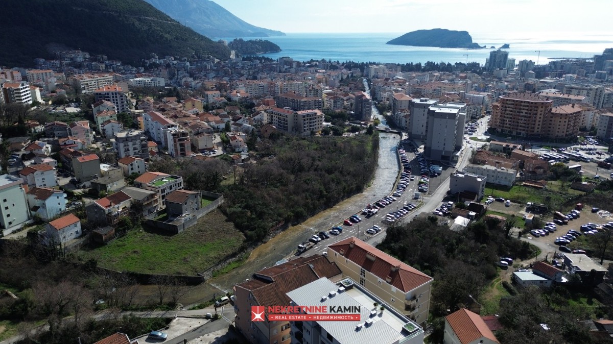 Urbanised Plot of 1,020 m² for a Residential Building, Budva
